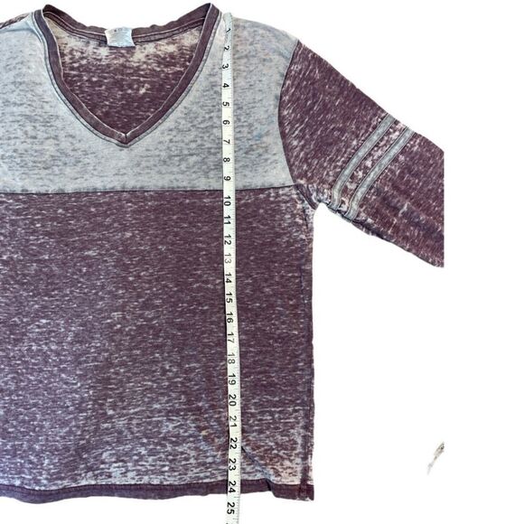 Purple and White washed out V neck T-shirt - Picture 9 of 10